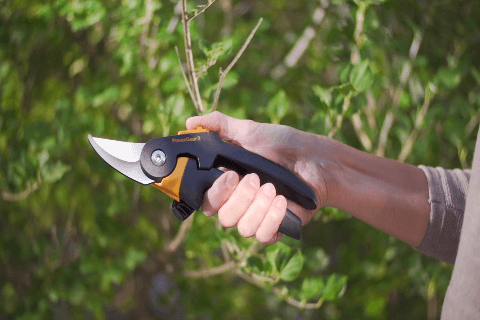 Fiskars Bypass Pruning Shears Garden Tool with Steel Blade